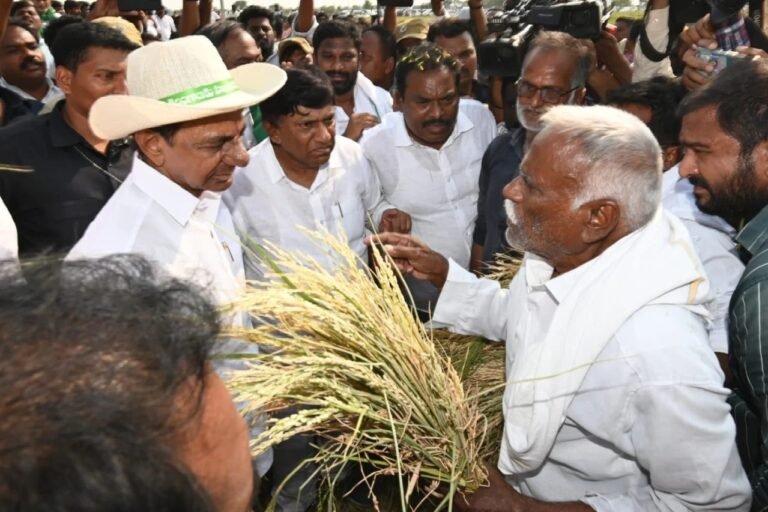 KCR with Farmers