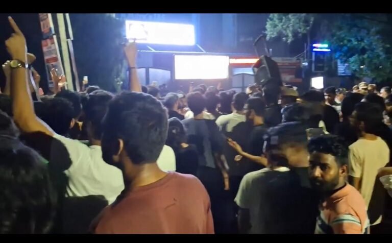 పాతబస్తీలో అంగరంగ వైభవంగా లాల్​ దర్వాజ బోనాల సందడి