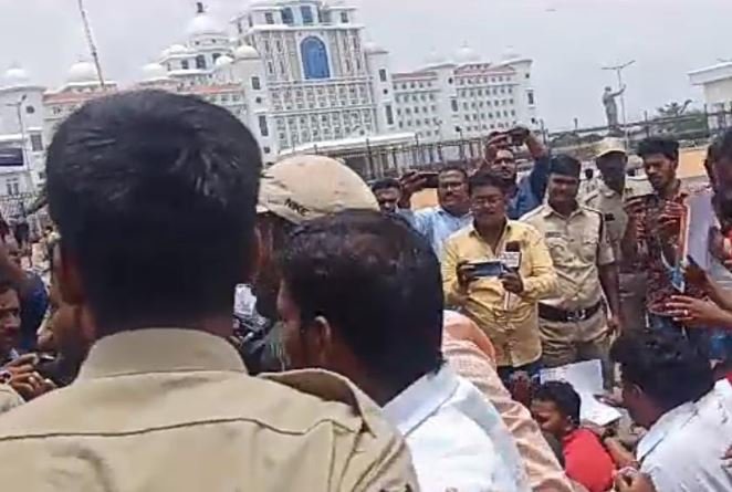 Telangana secretariat besieged by unemployed