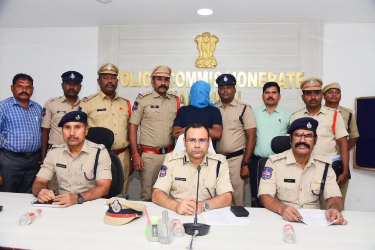 Warangal police arrested thief, seized gold biscuits and cellphone worth 52 lakhs