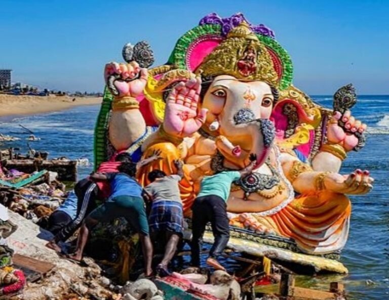 Ganesh Immersion | ట్యాంక్‌బండ్‌పై గ‌ణేశ్ ఉత్స‌వ స‌మితి ఆందోళ‌న‌.. ఉద్రిక్త‌త‌..