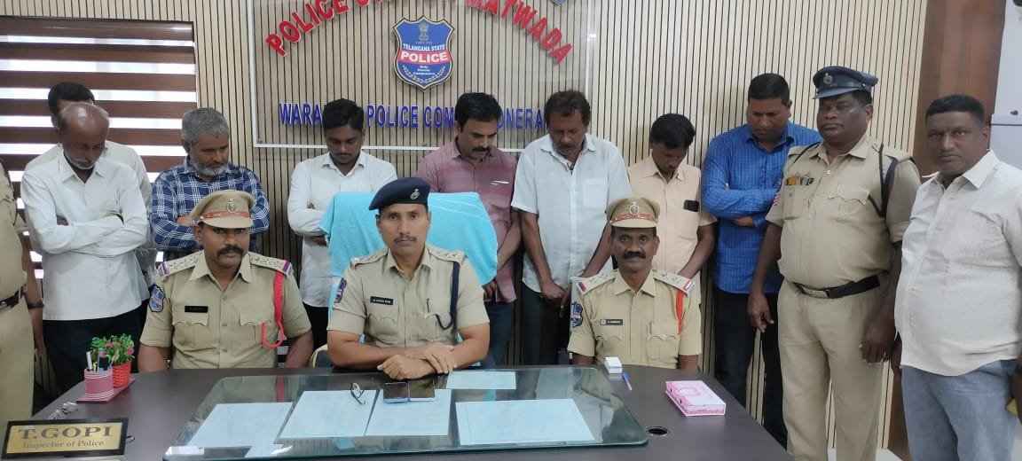 CRIME | న‌కిలీ స‌ర్టిఫికెట్ల ముఠా అరెస్టు