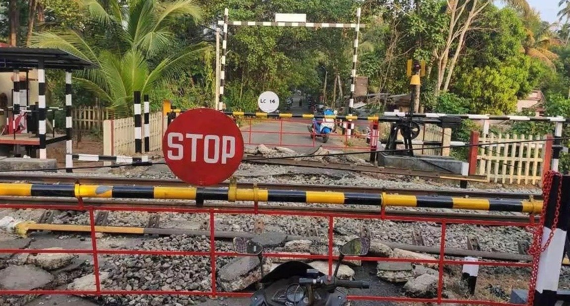 RAILWAY GATE | కాజిపేట ద‌ర్గా రైల్వే గేటు మూసివేత‌