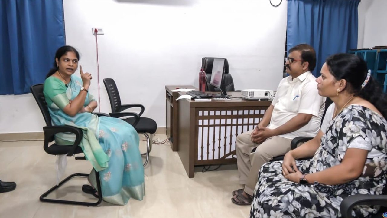 Telangana-WCC-Nerella-Sharada-angry-on-Sri-Chaitanya-Mahila-College-in-Madapur