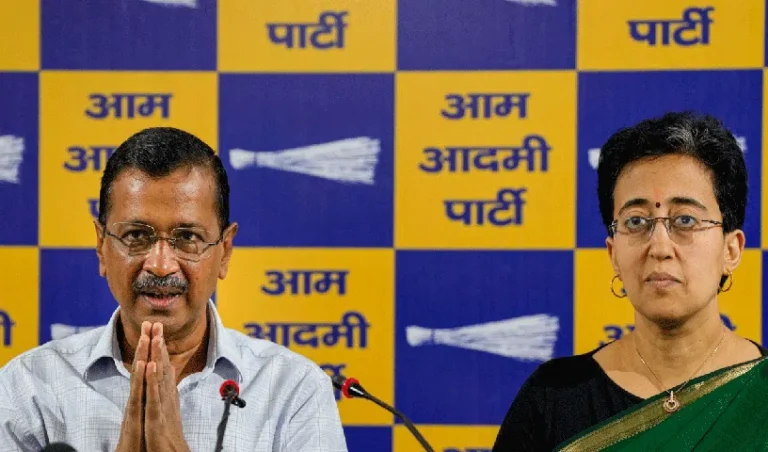 kejriwal_V_gif--816x480-4g