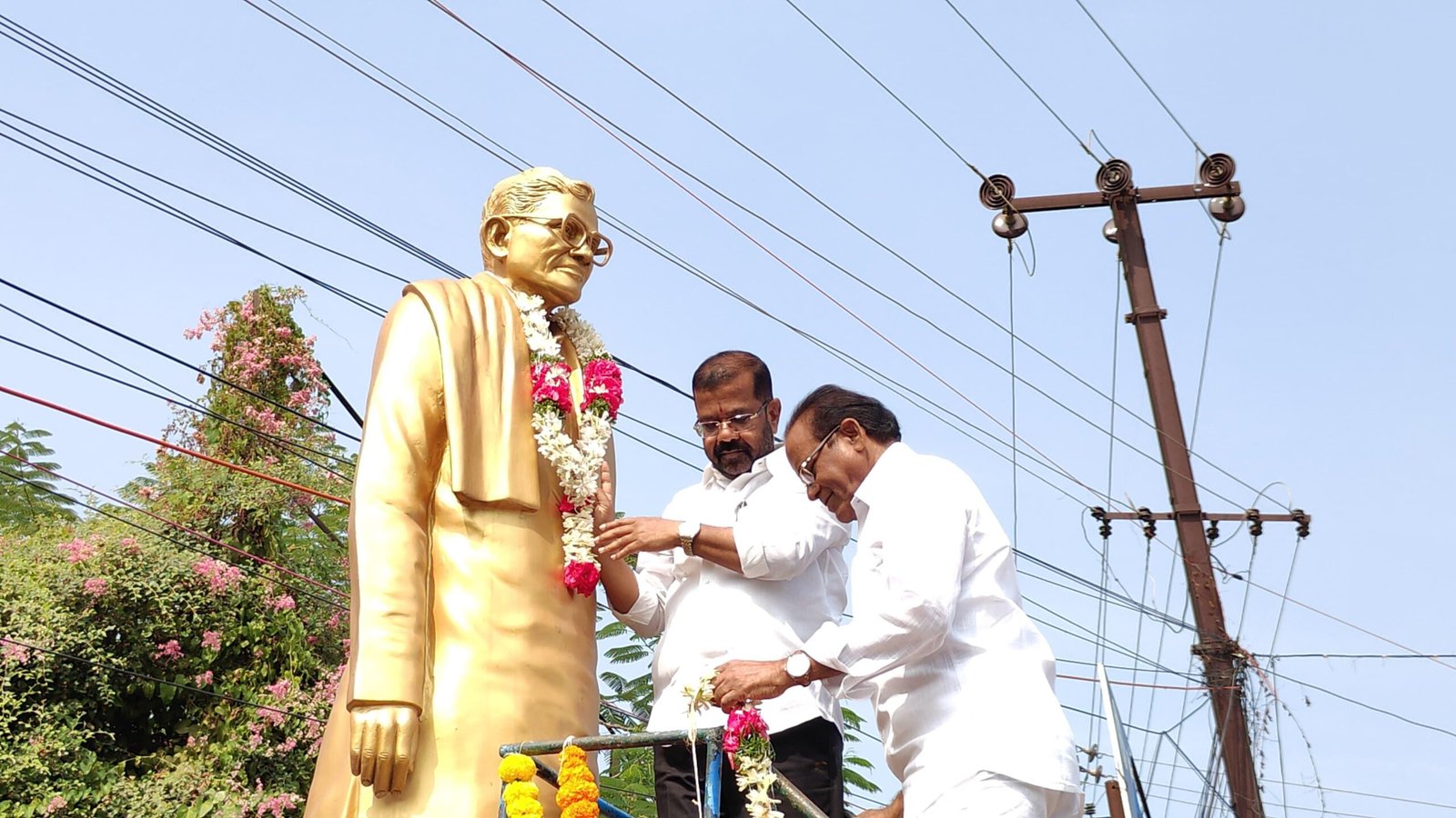 f4eb79d4-3ba1-4cce-baa8-582c982e575a