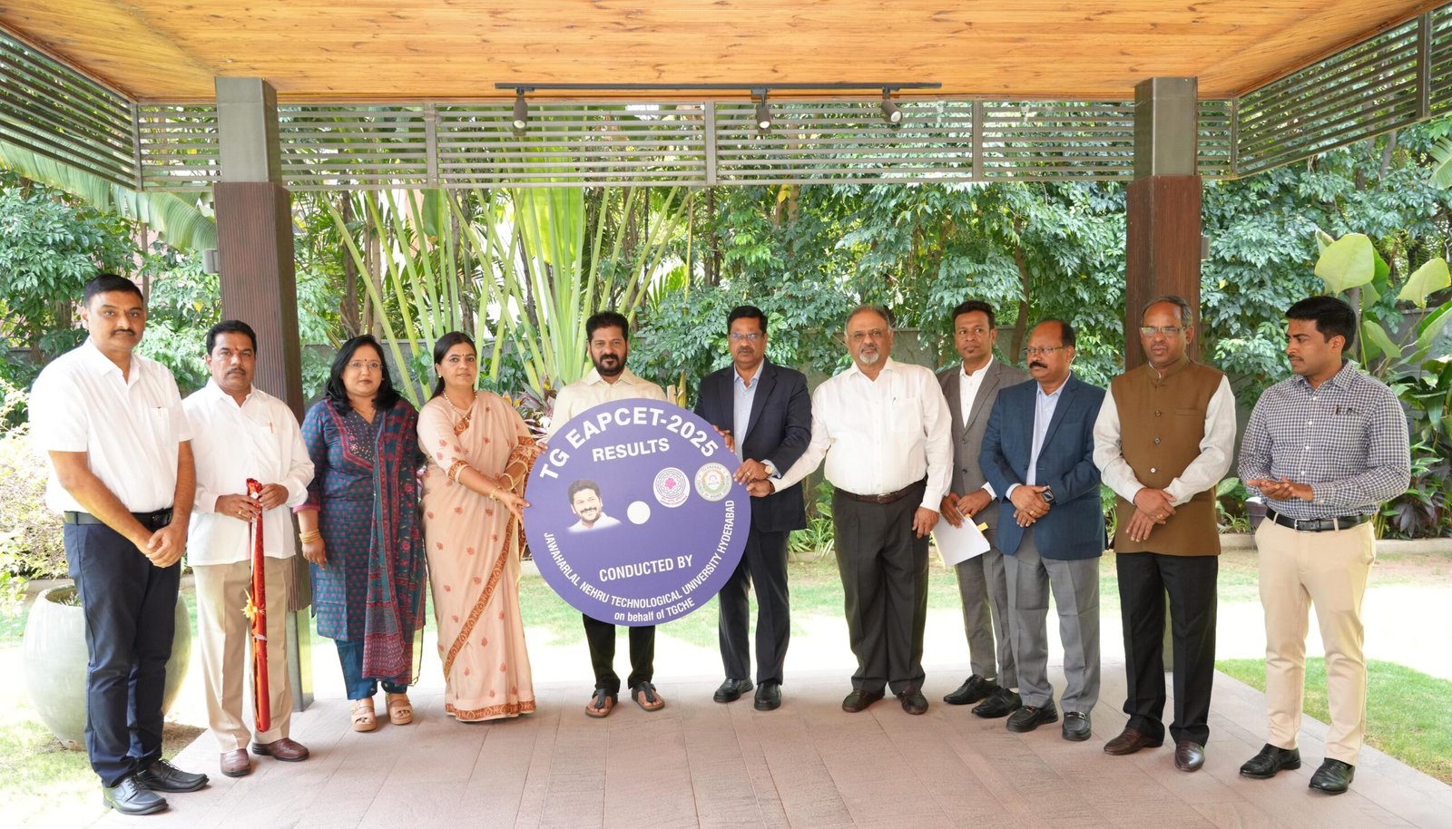 dd15555b-0331-4d3e-a900-3653b86543de