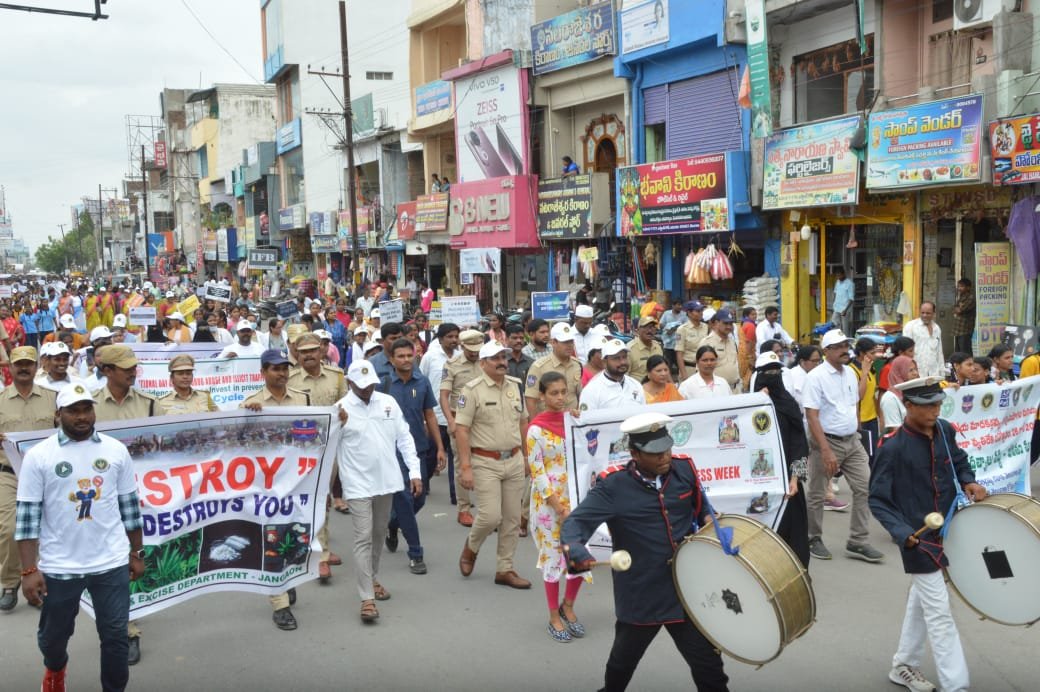 5c982175-16ef-4eb6-bbc3-44f7586e8ad8