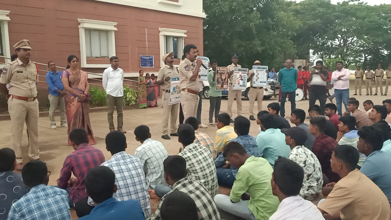 8b122736-fe29-4e8d-b05f-596dd5a33efc