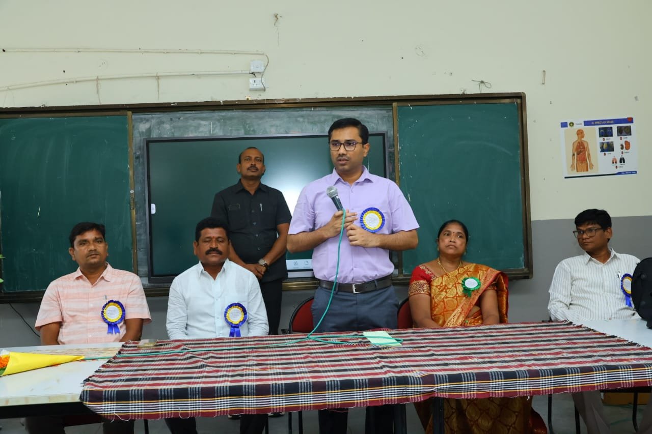 73e43399-87f6-41e0-ae73-8705e99eb793