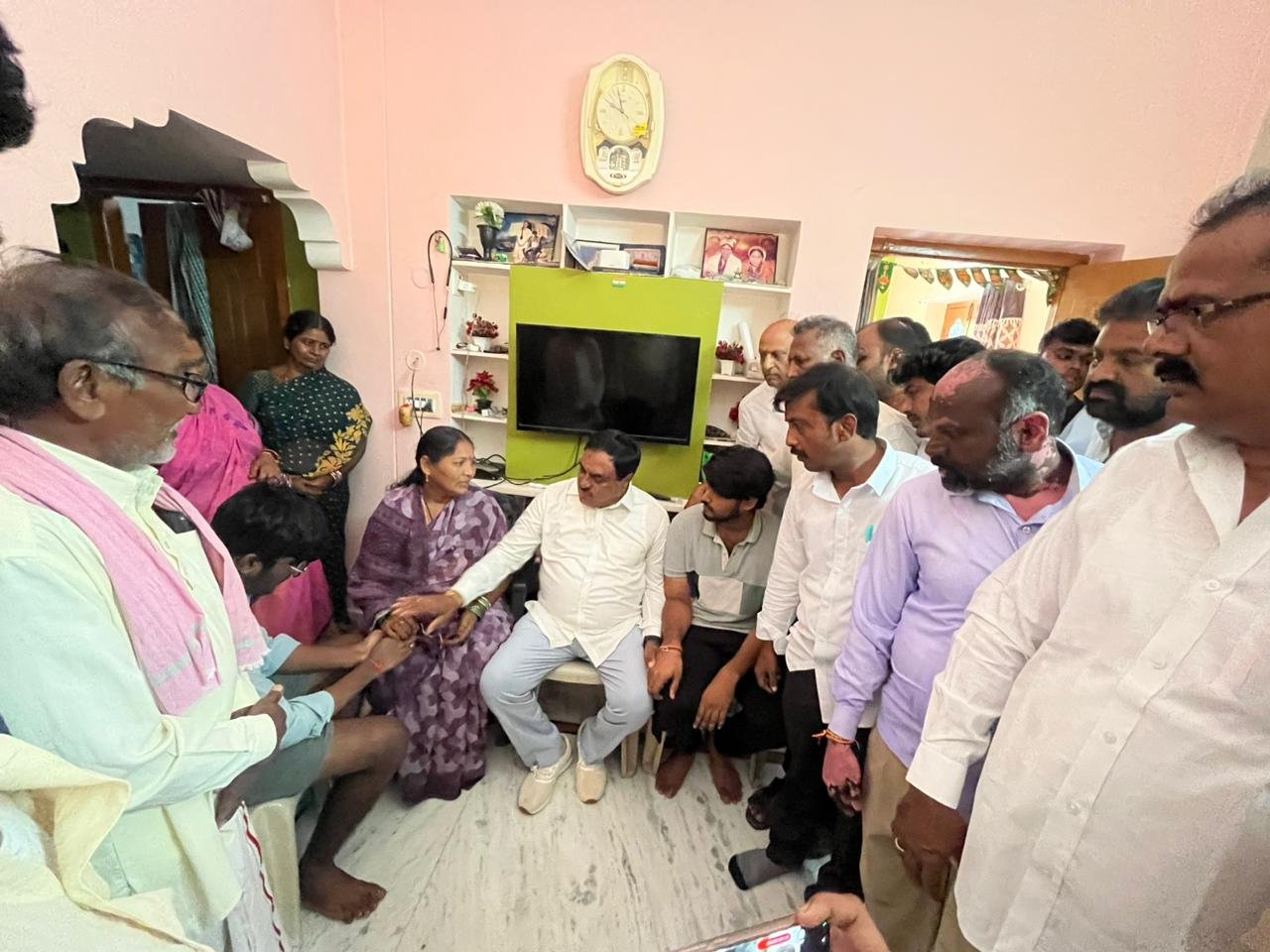 a0994063-a48e-41a0-b4b3-0ccc4288ec4f