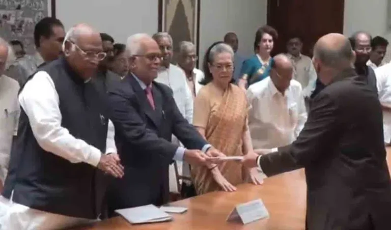 Veep-Nomination_V_jpg--816x480-4g