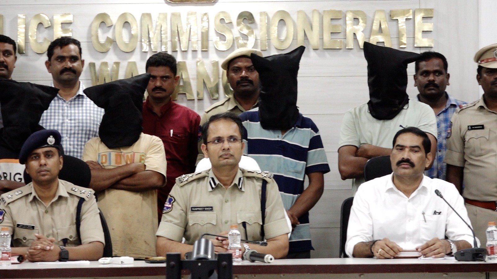 70d02c00-6f20-493e-bda0-12ba58780919