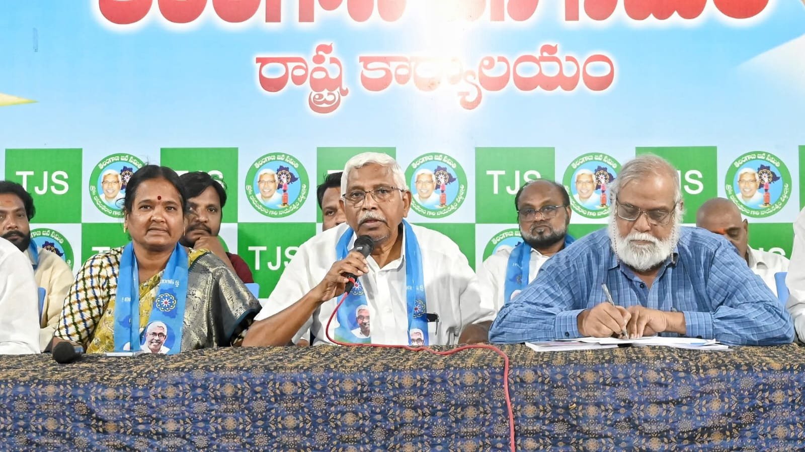 a13368c3-414c-4a29-aee5-df58bd4dabe1