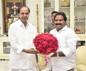 KCR meets Aroori Ramesh