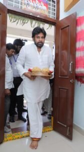 Pawan Kalyan Visits Niranjan