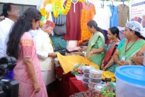 Governor Supports SHG Women