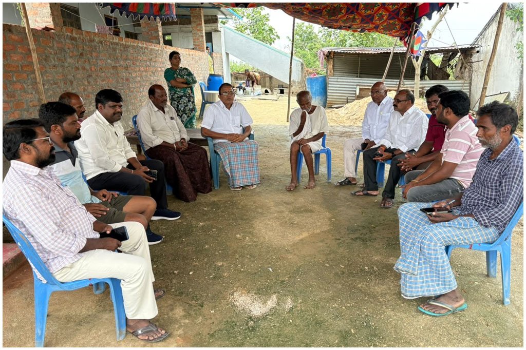 BRS leaders condole Poolamma family