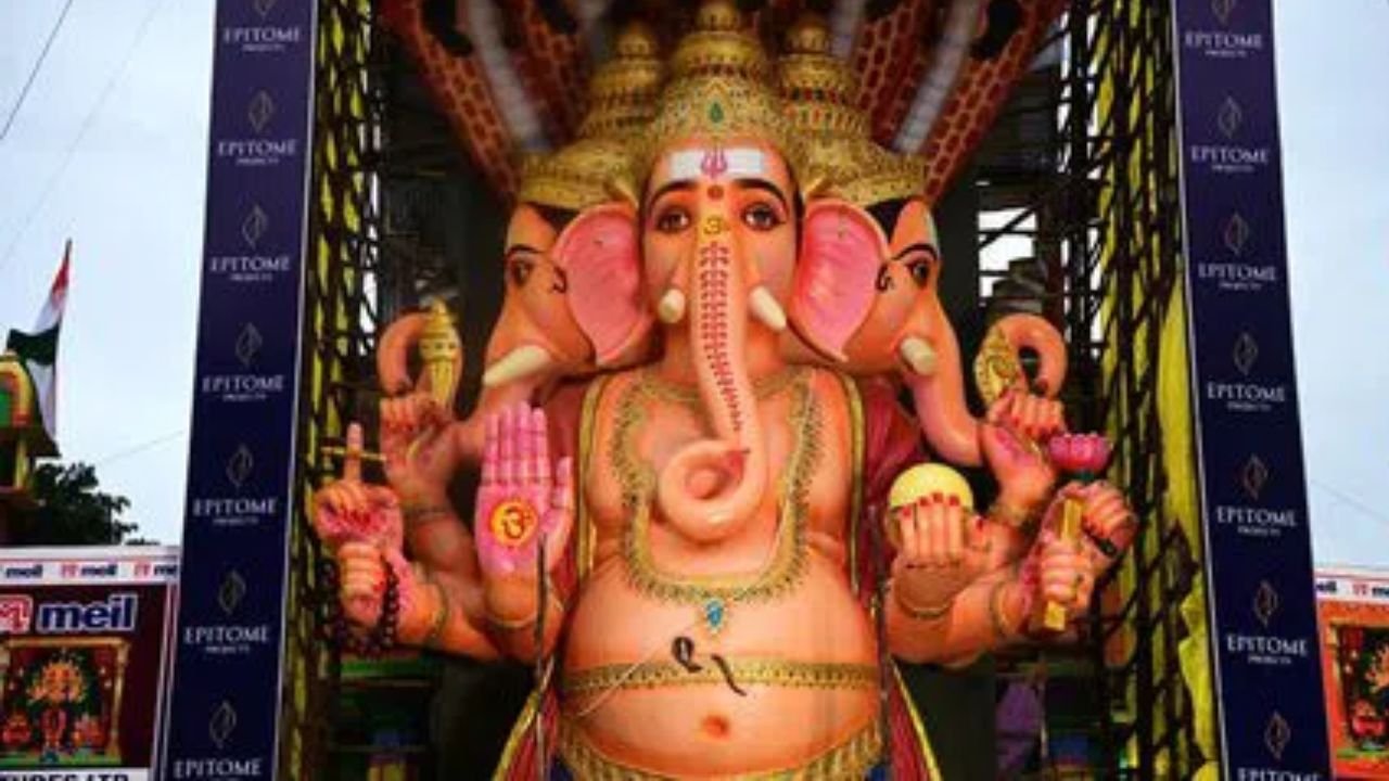 Maha Ganapathi at Khairatabad