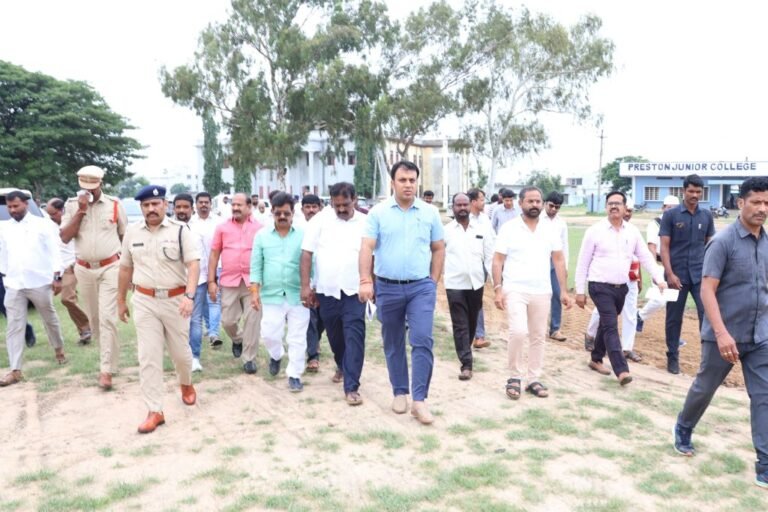 Minister Tour