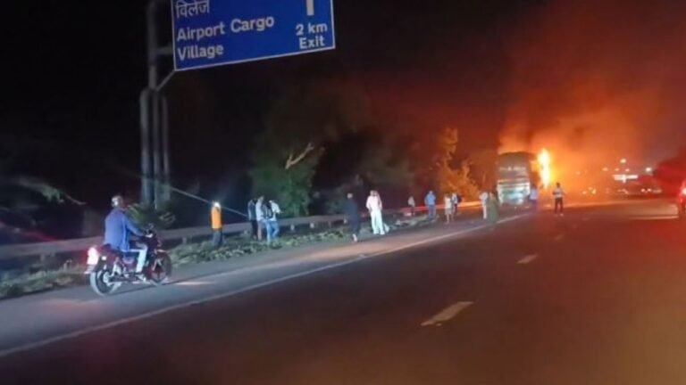 Yamuna Expressway Bus Fire