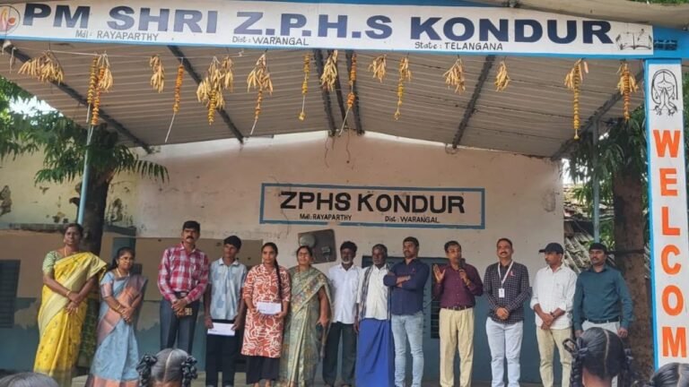 Rayaparthy Konduru ZPHS Cash Awards